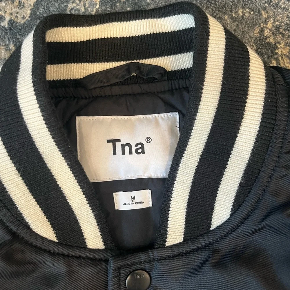 Aritzia TNA Womens Medium Bomber Stadium Jacket Black Satin Varsity Y2K - Picture 7 of 10